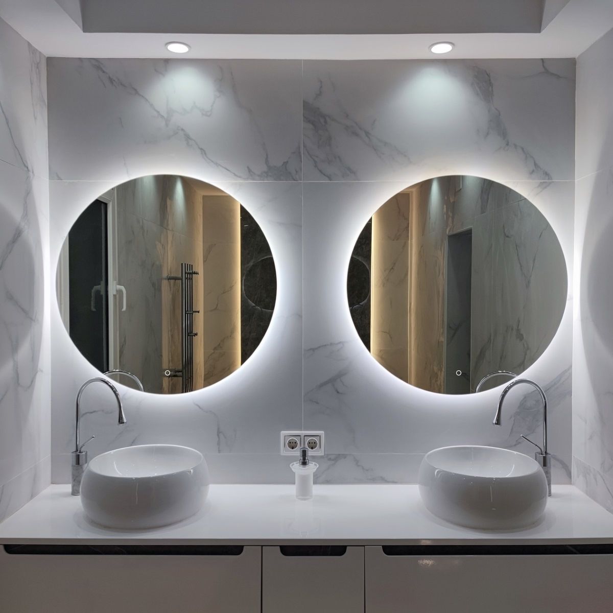 Alcala Heated Anti-Fog 80cm Round LED Bathroom Mirror